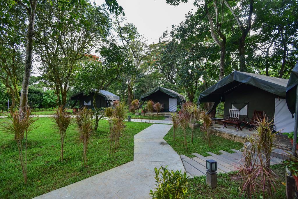 Monica Garden Bungalow Vālpārai Exteriör bild